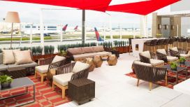 americanexpress-delta-sky-club-stagestatic